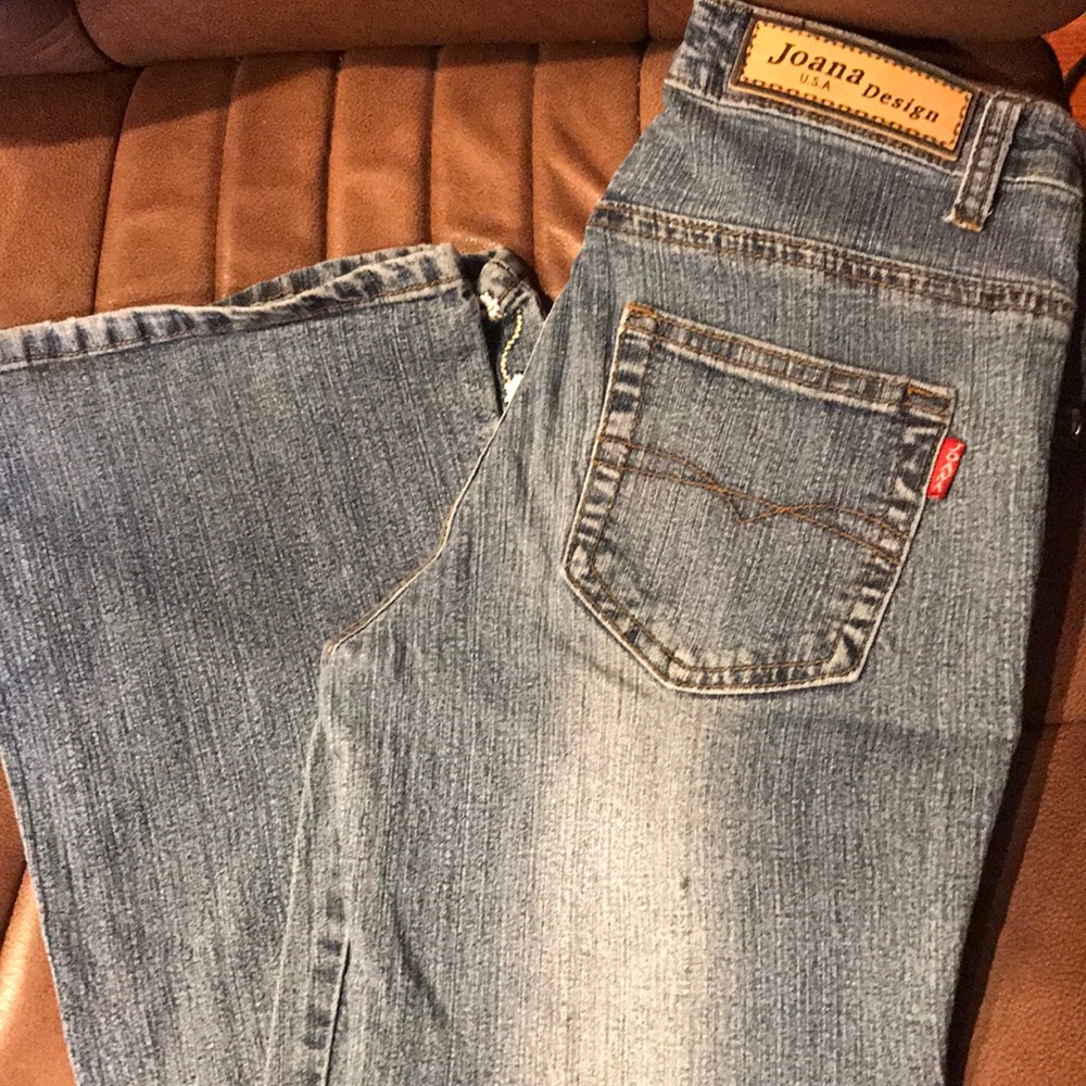 Joana Jeans with embroidered detail size 27